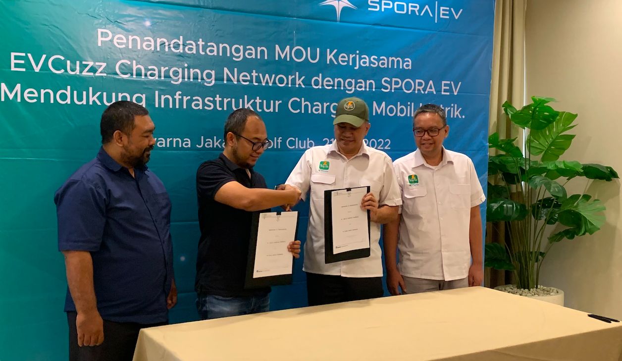 Spora EV bersama dengan EVCuzz berkomitmen untuk bisa memperbanyak jaringan SPKLU.