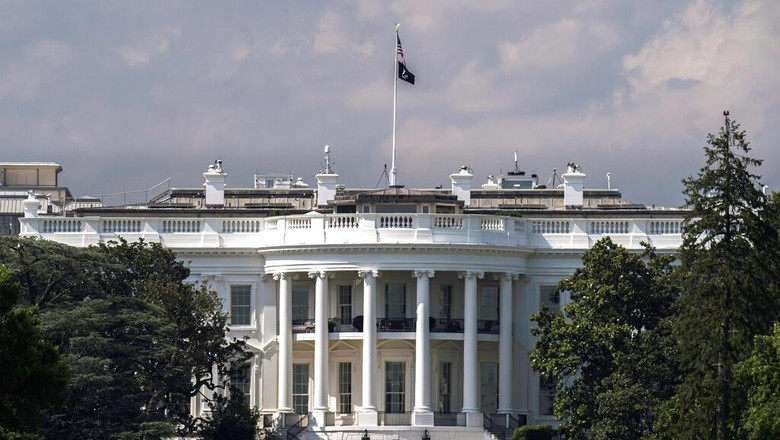 Terkini dari Gedung Putih Saat Presiden Biden Positif COVID-19 Gejala Ringan The White House is seen from the Washington Monument grounds, Thursday, July 21, 2022 in Washington. President Joe Biden tested positive for COVID-19 on Thursday and is experiencing