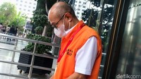 Dalam perkara ini, KPK menetapkan Haryadi Suyuti sebagai tersangka kasus dugaan suap pengurusan izin apartemen di Yogyakarta.