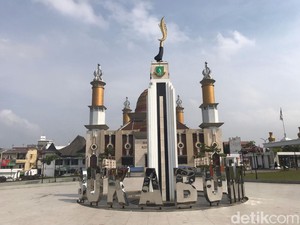 Andries de Wilde, Ahli Bedah Pencetus Nama Sukabumi