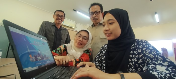 Wakil Ketua DPRD Kota Surabaya AH Thony