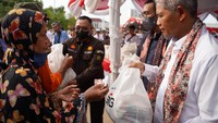Hadir pada kegiatan ini, Staf Khusus III Menteri BUMN, Arya M. Sinulingga, Bupati Rembang, Abdul Hafidz, SVP of Supporting SIG, Muchamad Supriyadi serta Kepala Dinas Koperasi, Usaha Kecil dan Menengah (UKM) Provinsi Jawa Tengah, Ema Rachmawati.