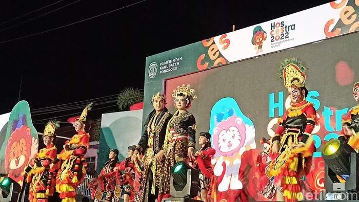 Aksi peserta Ponorogo Creative Festival