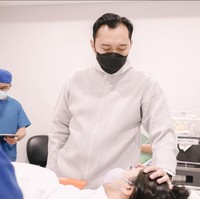 Tertangkap pula suasana ketika Ibas mendampingi Aliya Rajasa menghadapi proses persalinan. Foto: Instagram/@ibasyudhoyono