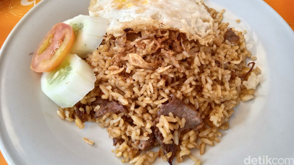 Gurih Sedap Ayam Kalasan Legendaris di Pujasera Melawai