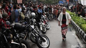 Brum.. brum.. Geng Motor Modif Ikut Ramaikan Citayam Fashion Week
