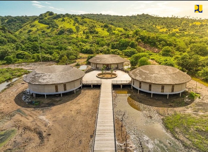 Presiden Joko Widodo meresmikan Penataan Kawasan Pulau Rinca dari sekian banyak spot pariwisata di Destinasi Pariwisata Super Prioritas (DPSP) Labuan Bajo, Nusa Tenggara Timur (NTT).