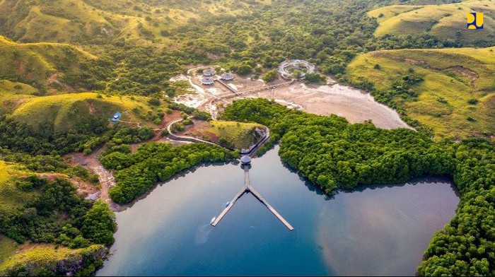 Presiden Joko Widodo meresmikan Penataan Kawasan Pulau Rinca dari sekian banyak spot pariwisata di Destinasi Pariwisata Super Prioritas (DPSP) Labuan Bajo, Nusa Tenggara Timur (NTT).