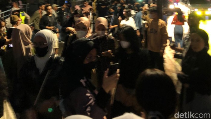 Citayam Fashion Week Citayam Fashion Week makin ramai.