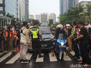 Catwalk di Zebra Cross Menjamur, Risiko Ini Bisa Bikin Nyawa Melayang