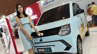 FengGuang Mini EV menggunakan motor listrik tunggal yang mampu menghasilkan tenaga 34 hp (25 kW), angka itu lebih dari cukup untuk digunakan di dalam perkotaan. Hanya saja, Dongfeng belum memberikan informasi detail mengenai kapasitas baterai serta kecepatan maksimalnya. Foto: Luthfi Anshori/oto.detik.com