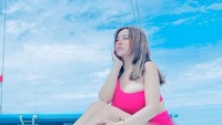 Baru menikah akhir tahun lalu, Cupi Cupita banyak diterpa berita hoax hingga anggapan negatif dari netizen. Menanggapi isu tersebut Cupi Cupita dan suami akhirnya membuat video klarifikasi atas hubungan mereka berdua. Foto: Instagram/cupitagobas19