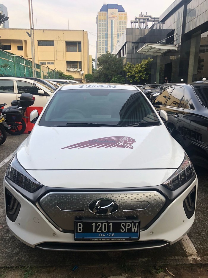 Hyundai Ioniq yang akan dikendarai pihak keamanan, mengamankan jalannya KTT G20.