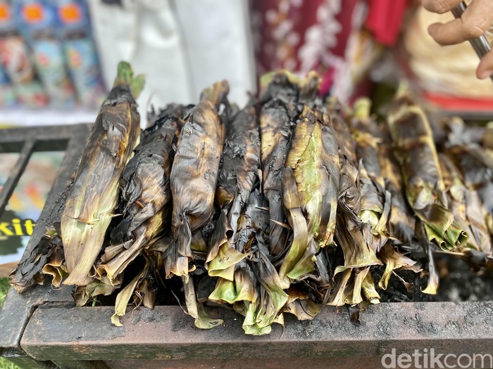 Jajanan di Festival Kuliner Minang