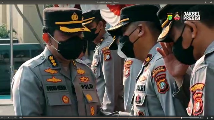 Kapolres Jaksel nonaktif Kombes Budhi Herdi Susianto saat perpisahan dengan anggota, Kamis (12/7/2022)
