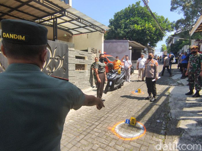Kasus penembakan istri TNI di Semarang, Jawa Tengah telah memasuki babak baru. Korban kini mendapat perawatan di rumah sakit dan dijaga ketat oleh TNI-Polri.