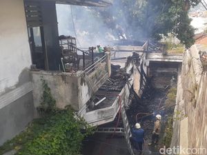 Kebakaran Rumah di Kalibanteng Semarang, 6 Unit Damkar Diterjunkan
