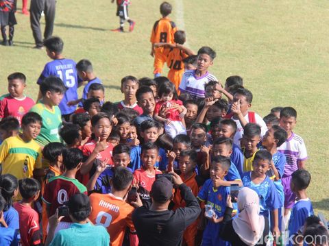 Laga Madura United lawan bocah