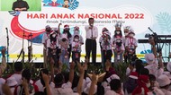 Momen Jokowi Ajak Anak-anak Main Sulap di Hari Anak Nasional 2022