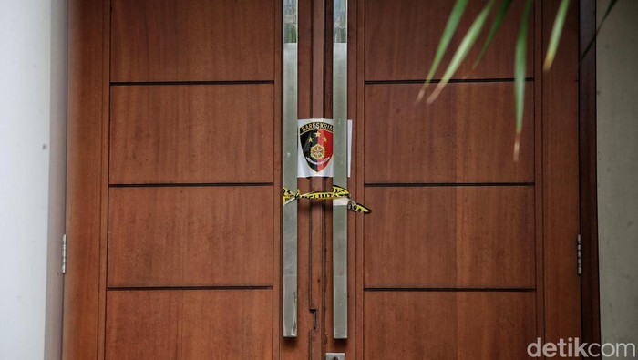 Momen Pra Rekonstruksi Penembakan Brigadir J di Rumah Sambo Tim penyidik kepolisian melakuan pra rekonstruksi di kediaman Ferdy Sambo, Duren Tiga, Jakarta Selatan, Sabtu (23/7). Pra rekonstrusi penembakan Brigadir J masih berlangsung hingga saat ini.