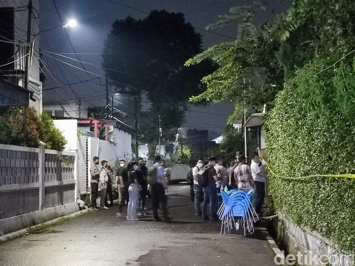 Prarekonstruksi tewasnya Brigadir J di rumah singgah Irjen Ferdy Sambo berakhir setelah 9 jam digelar. (Nahda RU/detikcom)