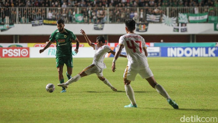 PSS Sleman menjamu PSM Makassar dalam laga perdana gelaran BRI Liga 1 di Stadion Maguwoharjo, Sleman, Yogyakarta, Sabtu (23/7/2022).