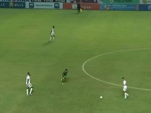 Jual Beli Serangan Jelang Babak II Berakhir, PSS Vs PSM Masih 0-2