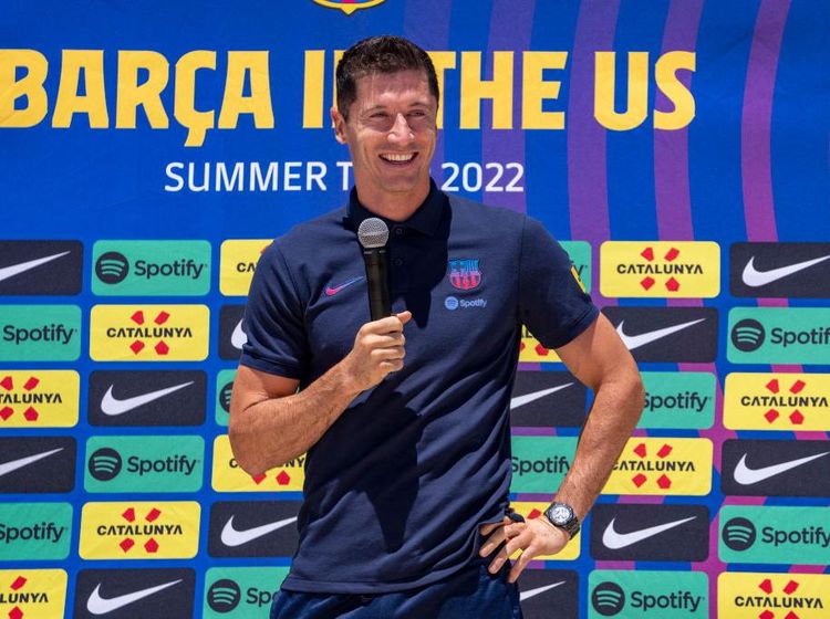 5 Transfer Pemain Tua Termahal, Lewandowski Nomor Berapa?
