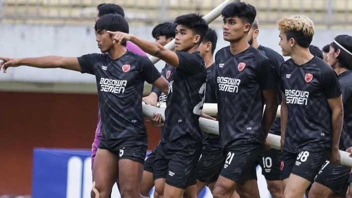 Pemain PSM Makassar bersiap latihan jelang menghadapi PSS Sleman di Liga 1.