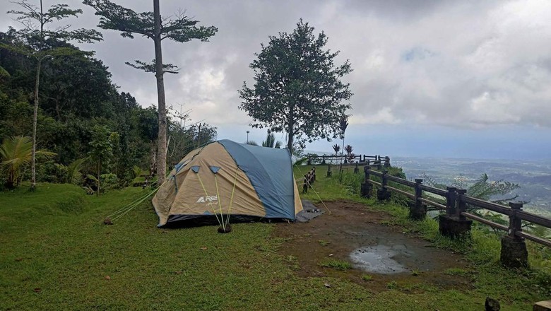 Suasana di bukit surga yang terletak di Banjar Dinas Tanah Ampo, Desa Jungutan Suasana di bukit surga yang terletak di Banjar Dinas Tanah Ampo, Desa Jungutan