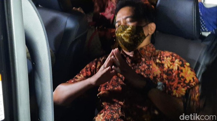 Meme stupa Candi Borobudur sempat viral di media sosial. Meme tersebut menunjukkan salah satu stupa di Candi Borobudur yang dibuat mirip dengan wajah Jokowi.