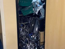 10 Kerusakan Gadget yang Bikin Teknisi IT Menangis Melihatnya