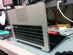 10 Kerusakan Gadget yang Bikin Teknisi IT Menangis Melihatnya