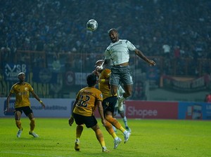 Ambyar! Kemenangan Persib di Depan Mata Dihancurkan Sani Rizki