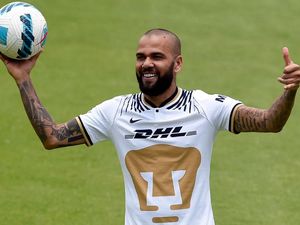 Dani Alves Kini Berkarier di Liga Meksiko