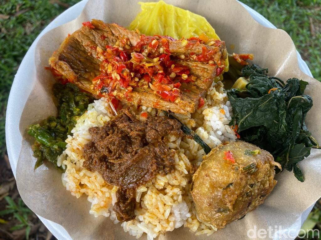 Di Festival Luhak Nan Tigo Bisa Puas Makan Nasi Kapau Aneka Lauk