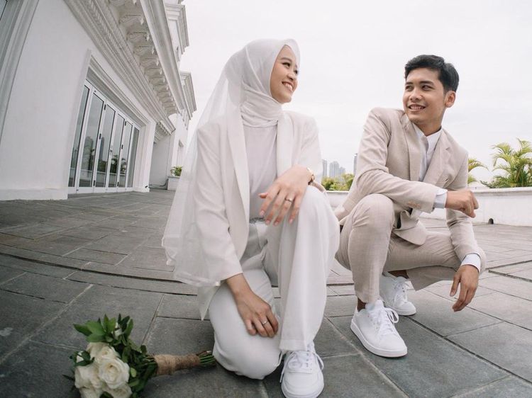 5 Foto Prewed Bintang Emon dan Alca yang Kocak Abis!