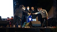 Logo baru Ancol secara resmi diperkenalkan pada Jumat (22/07) pada acara “Haven of Wonder” yang berlangsung di Stone Area Symphony of The Sea, Ancol Taman Impian, Jakarta Utara.