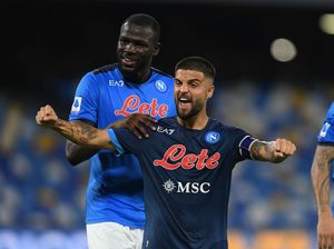 Napoli Lepas Pemain-pemain Tua demi Amankan Masa Depan