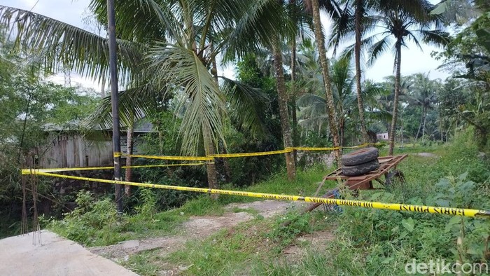 Lokasi temuan potongan tangan diduga korban mutilasi di Sungai Kalongan, Ungaran Timur, Kabupaten Semarang, Minggu (24/7/2022).