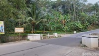 Temuan sepasang tangan dan beberapa potongan daging di Sungai Kretek, Desa Kalongan, Ungaran Timur, Kabupaten Semarang diduga korban mutilasi. Polisi tengah melakukan autopsi untuk memastikan dugaan ini. Foto: Ria Aldila Putri/detikJateng