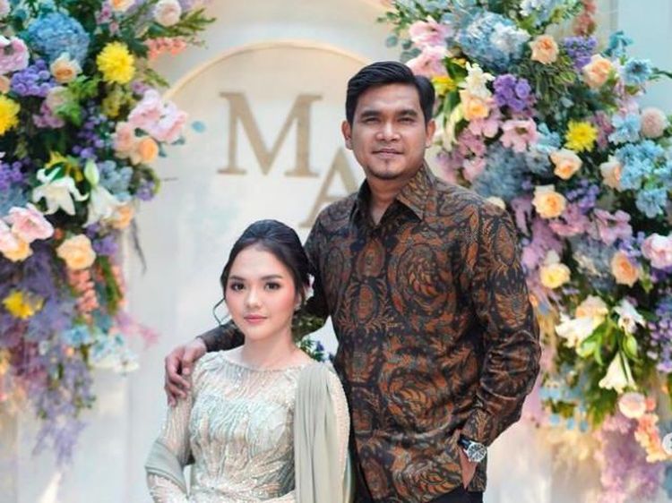 Romantisnya Maell Lee Saat Masak Mie Aceh dengan Sang Tunangan