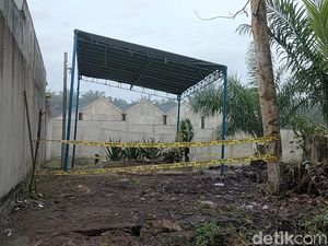 Jelang Autopsi Ulang, Makam Brigadir J Dipasangi Garis Polisi