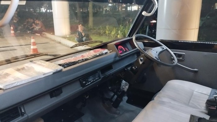 Mitsubishi New Colt L300 mempertahankan tuas transmisi di bawah setir