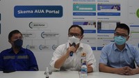 Indonesia mempunyai peranan yang sangat besar dalam transisi energi dari energi fosil ke energi bersih. Pemanfaatan Pembangkit Listrik Tenaga Surya (PLTS) Atap menjadi salah satu strategi pemerintah untuk menggenjot pengembangan energi terbarukan di tanah air dalam mengejar target bauran EBT 23% pada 2025.