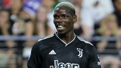 LAS VEGAS, NEVADA - JULY 22: Paul Pogba #10 of Juventus smiles on the field during a preseason friendly match against Chivas at Allegiant Stadium on July 22, 2022 in Las Vegas, Nevada. Juventus defeated Chivas 2-0. (Photo by Ethan Miller/Getty Images)