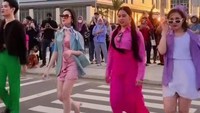 Remaja Makassar pun bergabung dalam tren fashion week di Makassar, Sulawesi Selatan. Kegiatan ini juga mendapatkan respon yang positif dari Wali Kota Makassar, Moh Ramdhan Pomanto. Namun, Danny meminta agar kegiatan Makassar Fashion Week digelar di tempat yang tidak menganggu aktivitas masyarakat. (Foto: Istimewa)