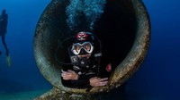 Holzer mengatakan pesawat berada di kedalaman 15 hingga 28 meter, dengan ekor pesawat berada di ujung terdalam. Kokpit adalah bagian paling dangkal dari bangkai kapal dan berjarak dari pantai sekitar 13 meter, katanya.