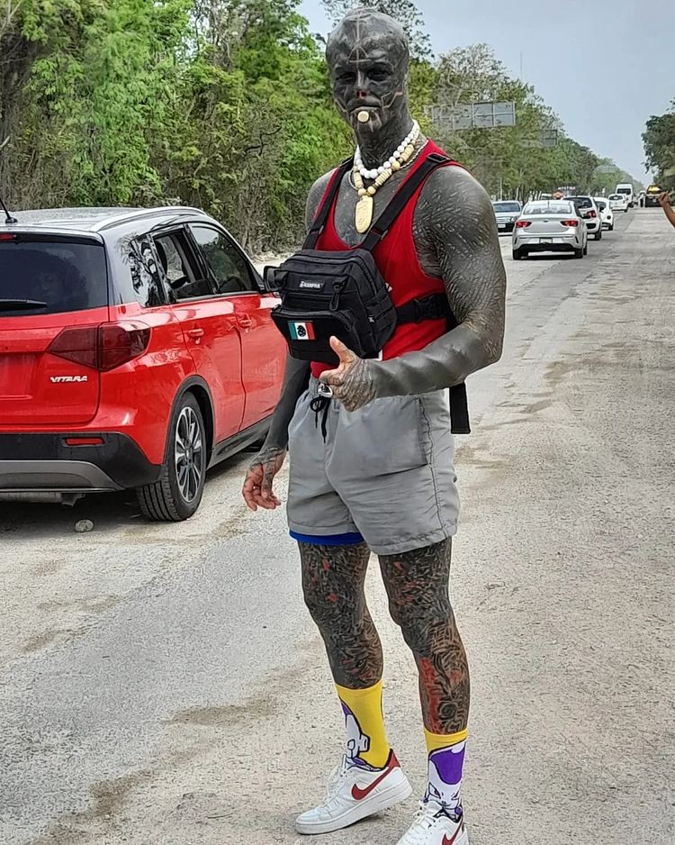 Potret Black Alien yang Viral di IG, Belum Selesai Transformasi Potret Black Alien yang Viral di IG, Belum Selesai Transformasi
