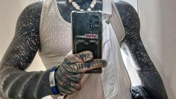 Meski begitu, ia masih di tengah jalan untuk mewujudkan Black Alien yang dia mimpikan. Foto: Instagram/@the_black_alien_project